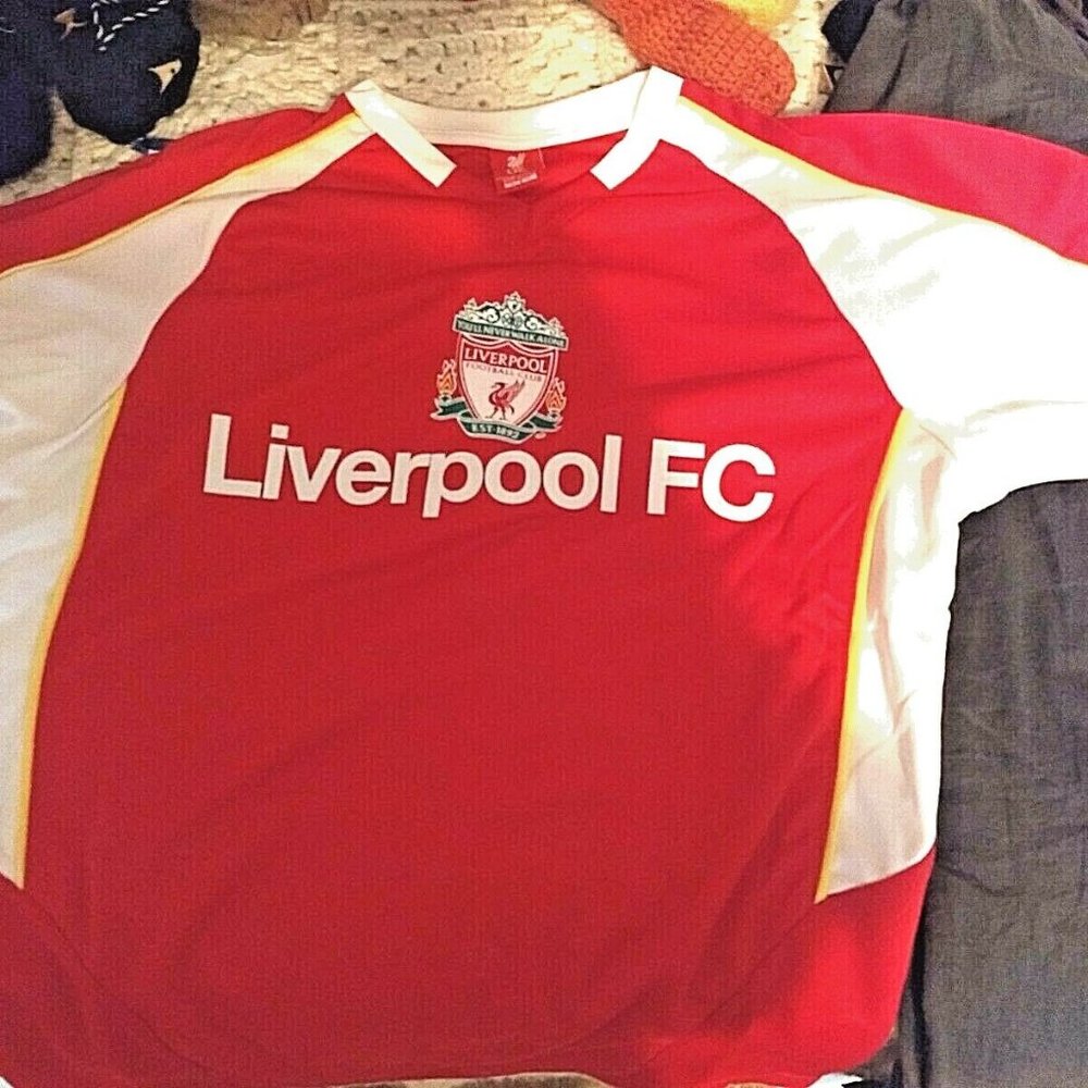 BRAND NEW Liverpool Football Club Soccer Official Fan Shirt Small Ideal Gift